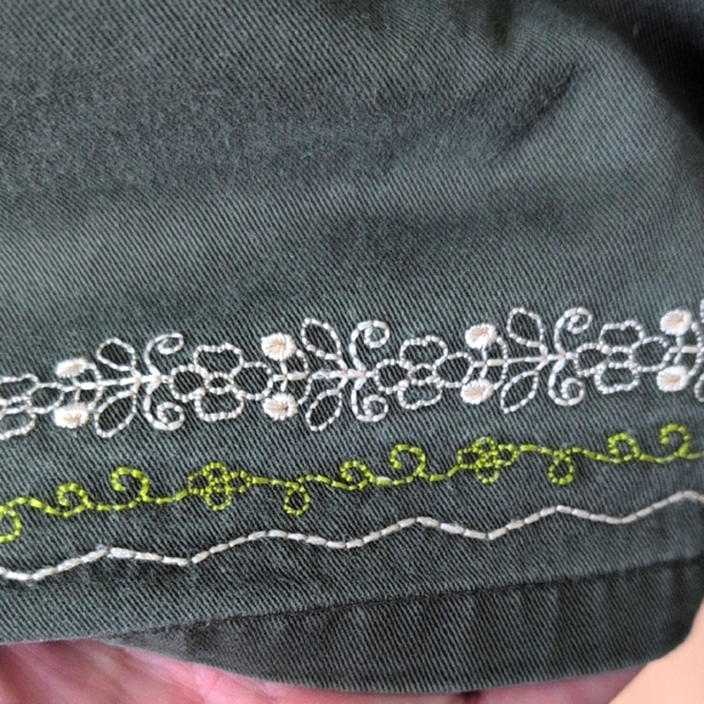 Vintage Reitmans Olive Green Embroidered Shorts SZ 9 - Picture 6 of 9